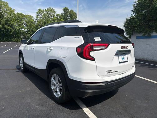 Summit White 2023 GMC Terrain SLE