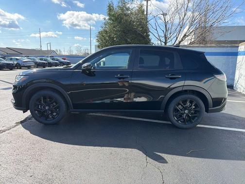 Crystal Black Pearl 2023 Honda HR-V Sport