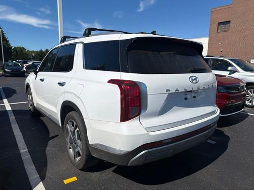 White 2024 Hyundai PALISADE Limited