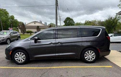 2020 Chrysler Voyager L