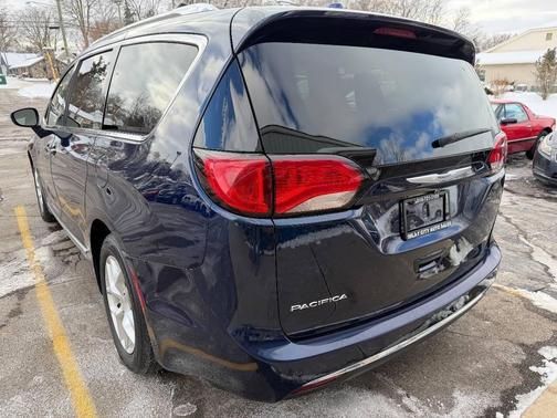 2018 Chrysler Pacifica Touring-L