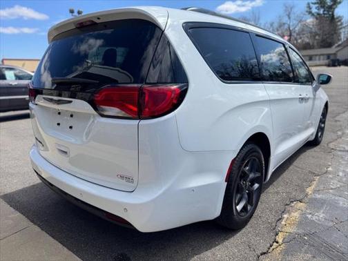 2019 Chrysler Pacifica Touring-L Plus