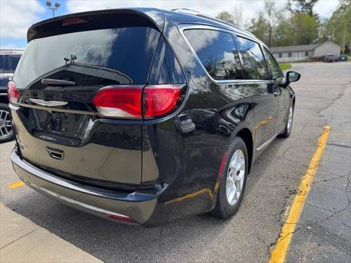 2018 Chrysler Pacifica Touring-L Plus