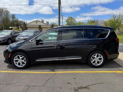 2018 Chrysler Pacifica Touring-L Plus
