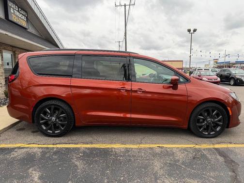 2018 Chrysler Pacifica Touring-L Plus