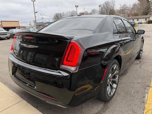 2016 Chrysler 300 S