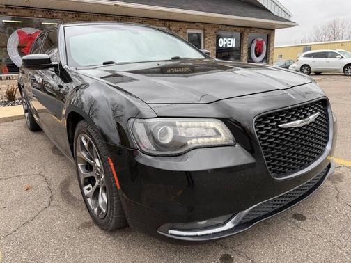 2016 Chrysler 300 S