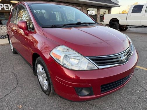 2010 Nissan Versa 1.8 S