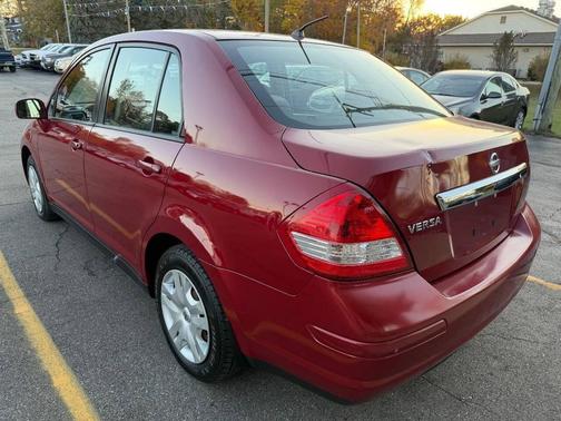 2010 Nissan Versa 1.8 S