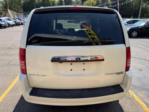2010 Chrysler Town & Country Touring