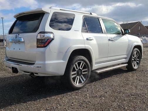 Photo 3 of 9 of 2016 Toyota 4Runner Limited