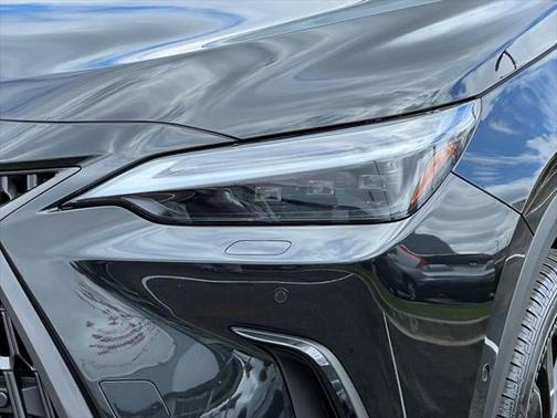 2025 Lexus NX 450h+ Luxury