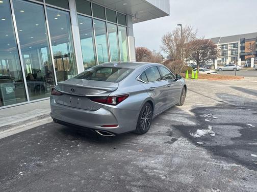2023 Lexus ES 350 Base