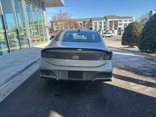 2025 Hyundai SONATA SE