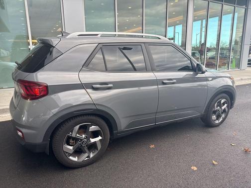 2021 Hyundai VENUE SEL