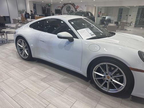 2023 Porsche 911 Carrera