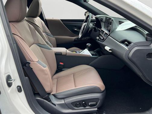 2025 Lexus ES 350 Ultra Luxury