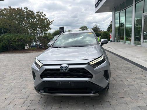 Silver Sky Metallic 2023 Toyota RAV4 Hybrid SE
