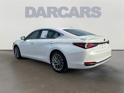 2024 Lexus ES 300h Luxury