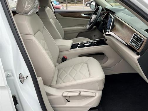2025 Volkswagen Atlas 2.0T SE w/Technology 4MOTION