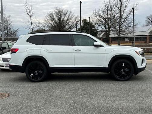 2025 Volkswagen Atlas 2.0T SE w/Technology 4MOTION
