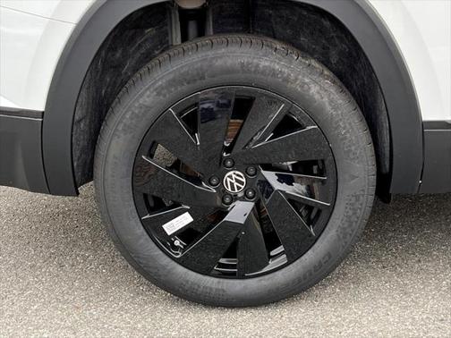 2025 Volkswagen Atlas 2.0T SE w/Technology 4MOTION