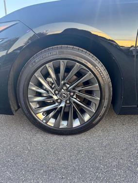 2024 Lexus ES 350 Ultra Luxury