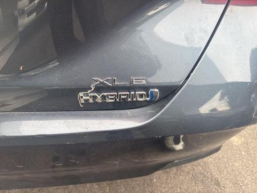 2019 Toyota Avalon Hybrid XLE Plus