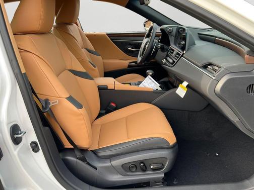 2025 Lexus ES 350 Base