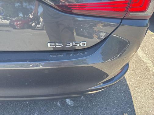 2023 Lexus ES 350 Base