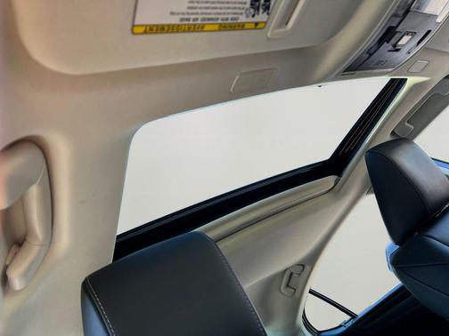 2023 Lexus ES 300h Base