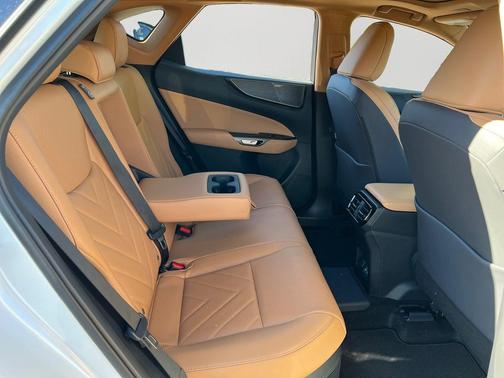 2025 Lexus NX 450h+ Luxury