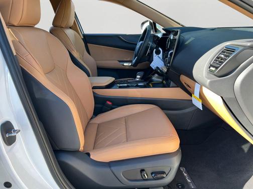 2025 Lexus NX 450h+ Luxury