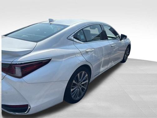 2021 Lexus ES 300h Base