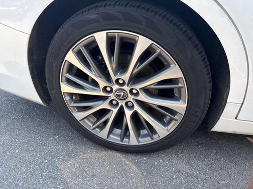 2021 Lexus ES 300h Base