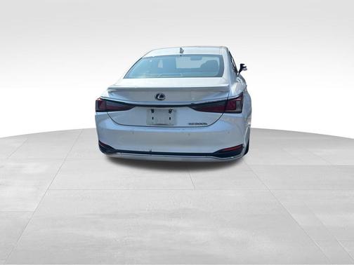 2021 Lexus ES 300h Base