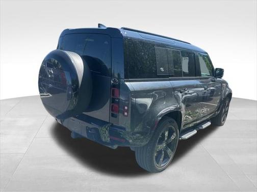 2024 Land Rover Defender X-Dynamic SE