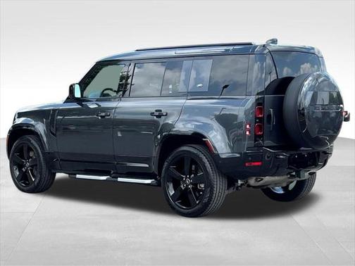 2024 Land Rover Defender X-Dynamic SE