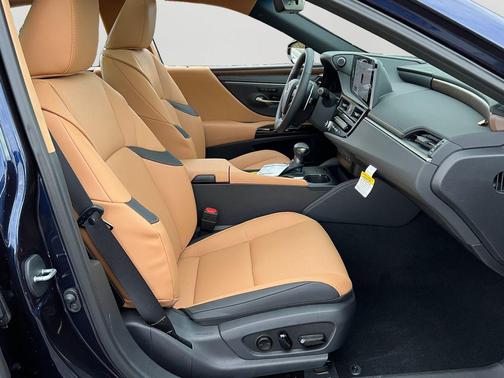 2025 Lexus ES 350 Base
