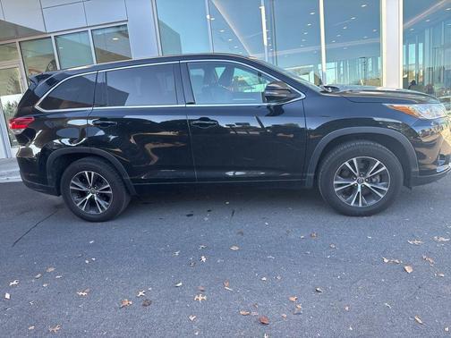 2018 Toyota Highlander LE I4