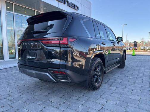 2025 Lexus LX 700h Overtrail