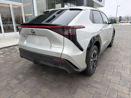 2024 Toyota bZ4X XLE