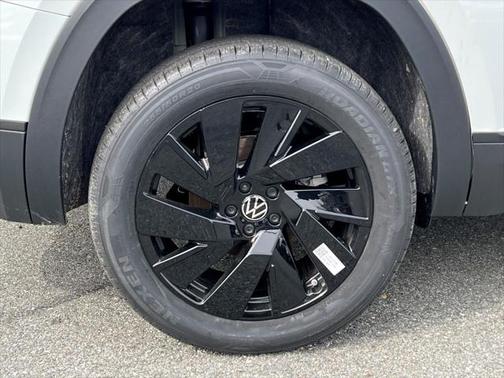 2025 Volkswagen Atlas 2.0T SE w/Technology 4MOTION