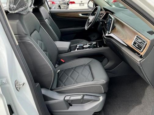2025 Volkswagen Atlas 2.0T SE w/Technology 4MOTION