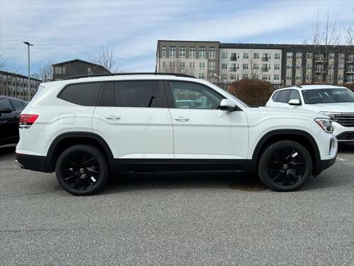 2025 Volkswagen Atlas 2.0T SE w/Technology 4MOTION