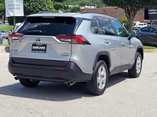 Photo 3 of 28 of 2019 Toyota RAV4 Hybrid LE