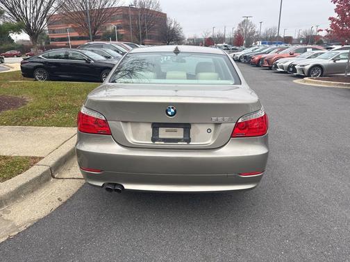 2010 BMW 528 i