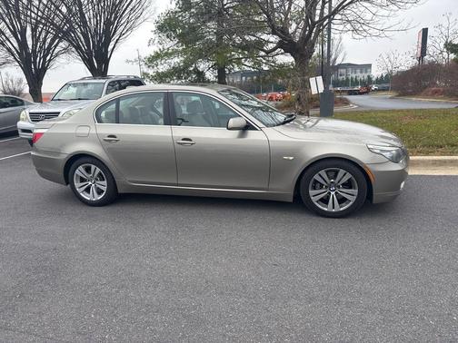 2010 BMW 528 i