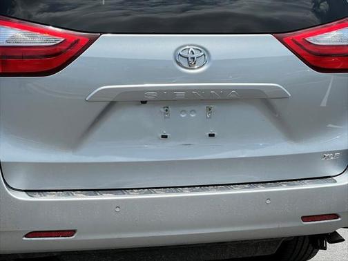 2019 Toyota Sienna XLE