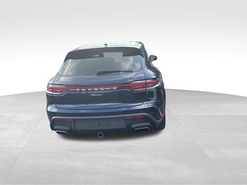 2023 Porsche Macan Base